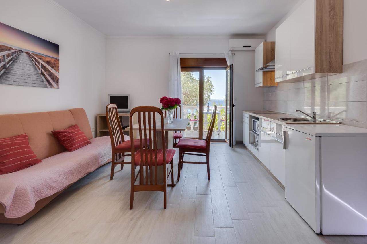 Family Friendly Seaside Apartments Kozino, Zadar - 5756 Petrcane Exterior photo