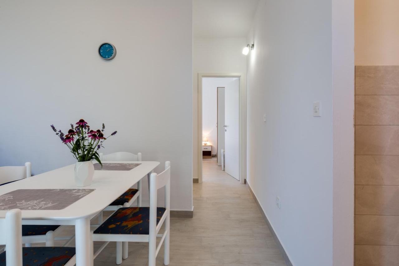 Family Friendly Seaside Apartments Kozino, Zadar - 5756 Petrcane Exterior photo