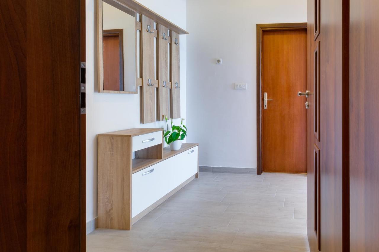 Family Friendly Seaside Apartments Kozino, Zadar - 5756 Petrcane Exterior photo