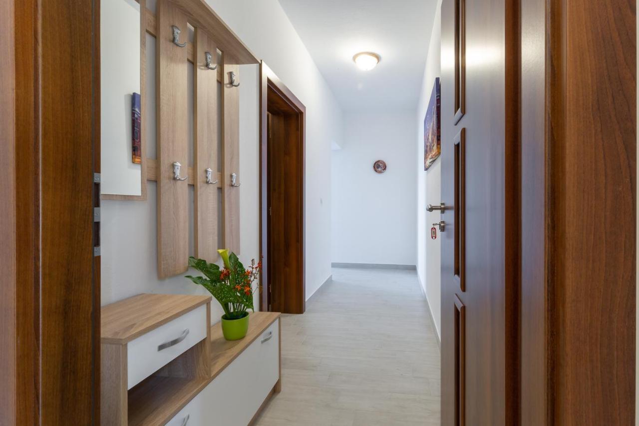 Family Friendly Seaside Apartments Kozino, Zadar - 5756 Petrcane Exterior photo